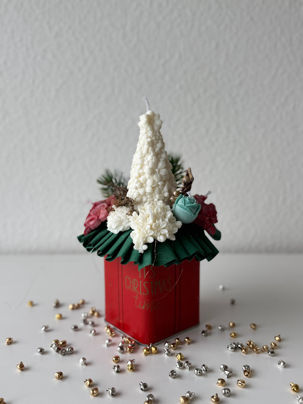 Blumenstrauß Tannenbaum weiß/rot