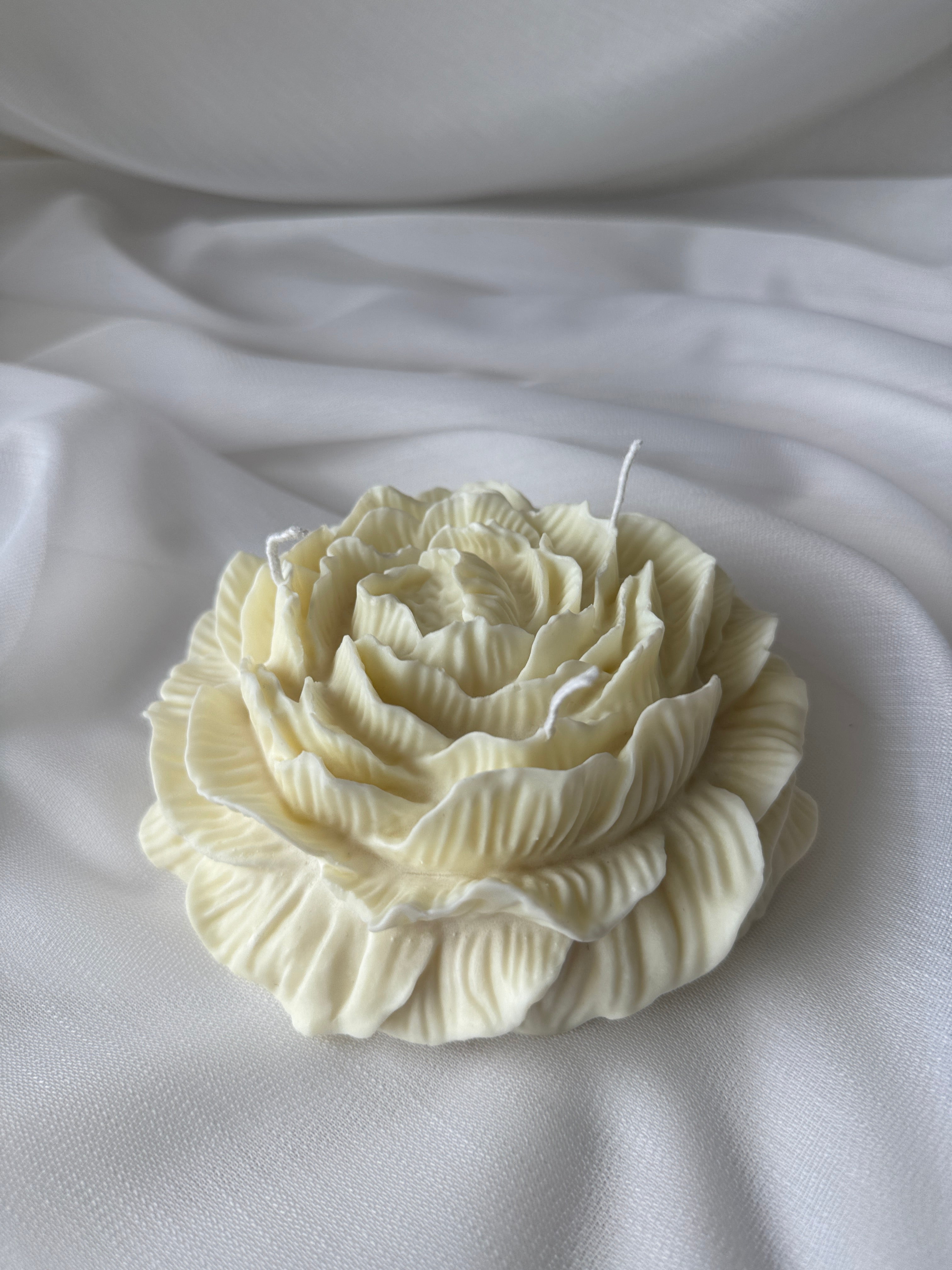 Rosen-Kerze gross weiss