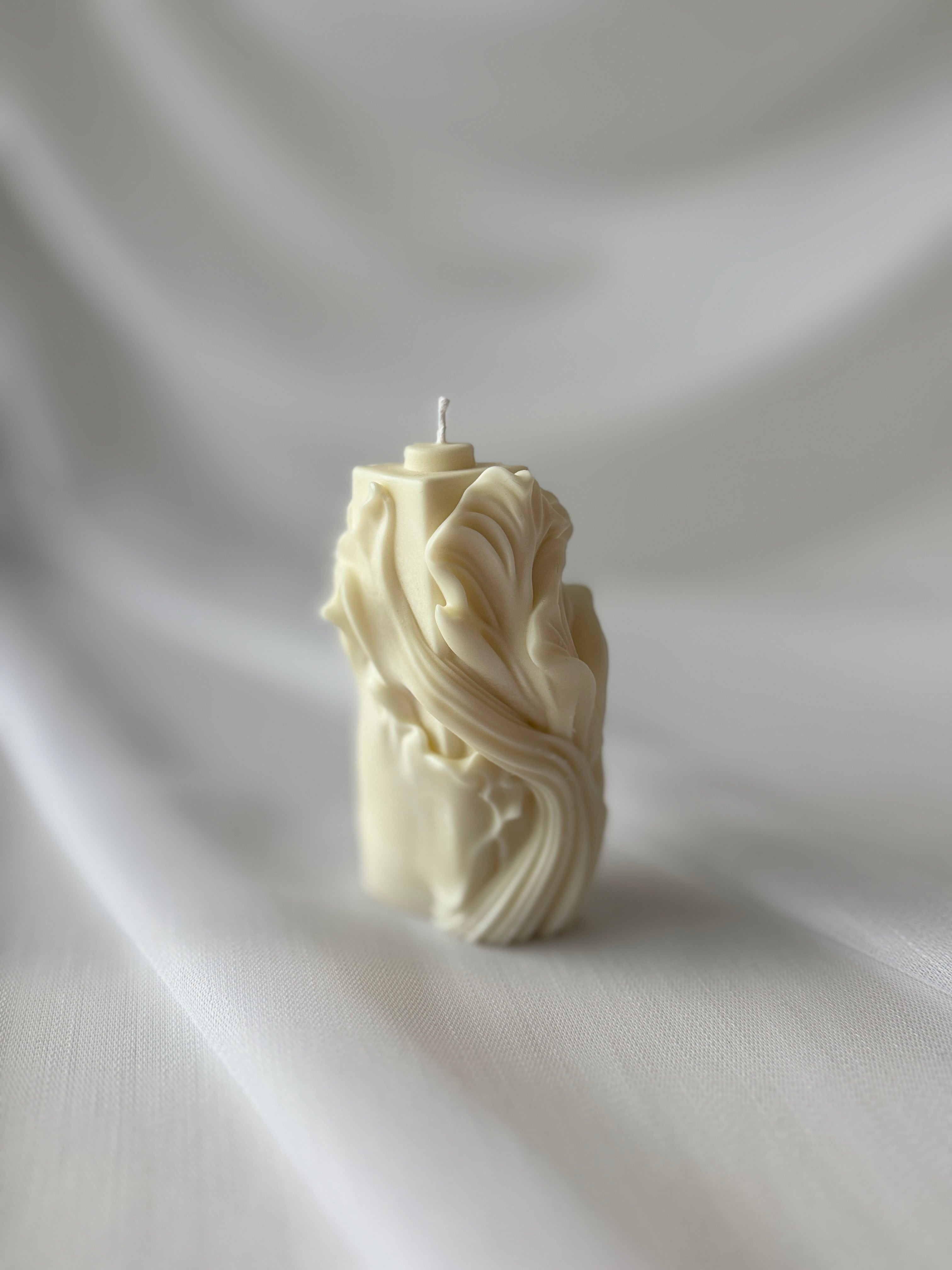 Skulpturale Kerze Gedrehtes Design Creme