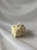 Würfelkerze Blütenmuster Creme
