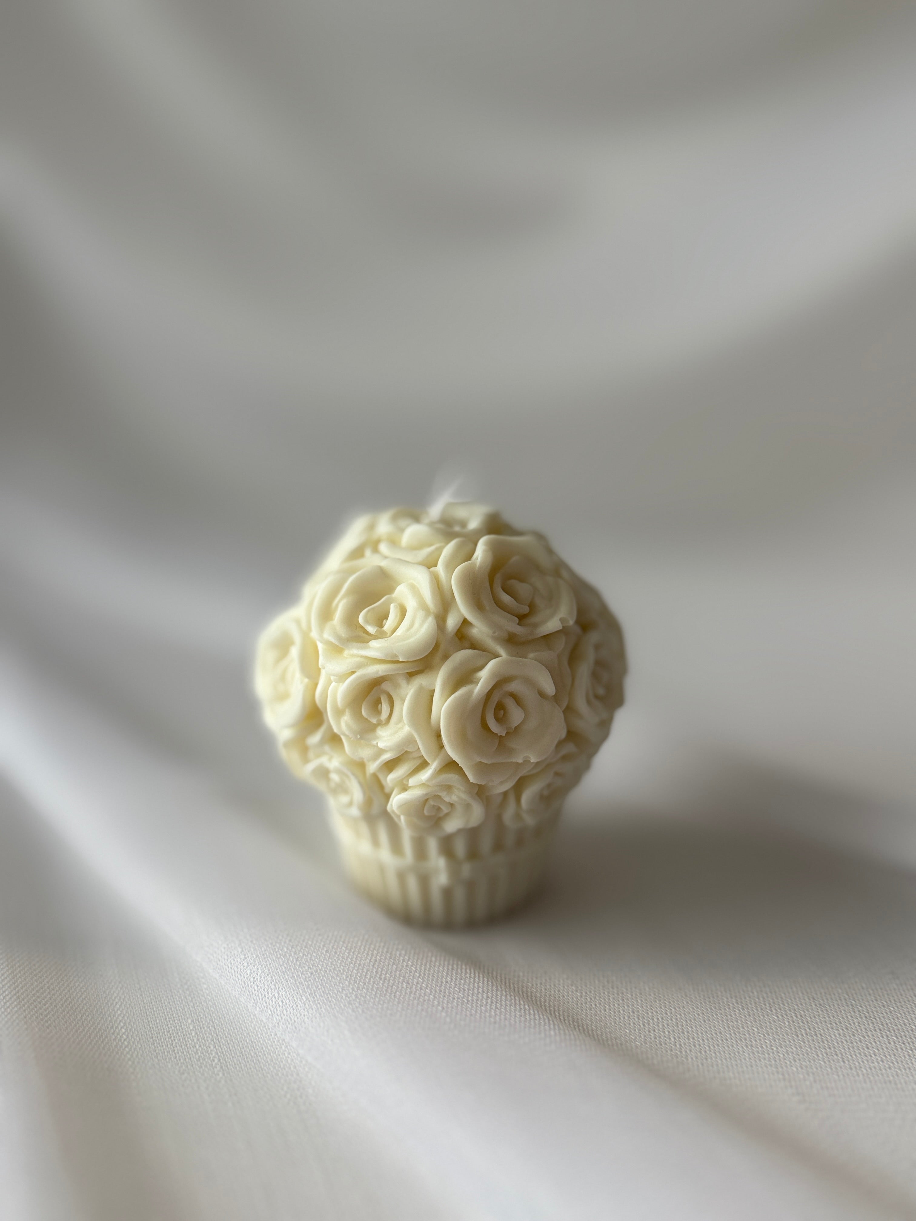 Rosenball Kerze Creme