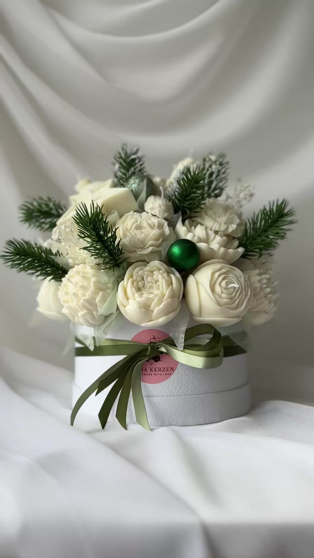 Winterlicher Kerzenstrauss weiss-grün gross